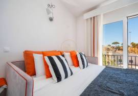 {|en|}Short and medium term rentals :2 Bedroom Apartment with Sea View 20 meters from the sea! – Olhos de Água 