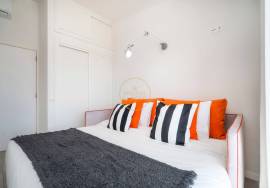 {|en|}Short and medium term rentals :2 Bedroom Apartment with Sea View 20 meters from the sea! – Olhos de Água 