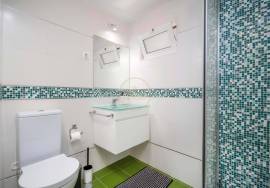 {|en|}Short and medium term rentals :2 Bedroom Apartment with Sea View 20 meters from the sea! – Olhos de Água 