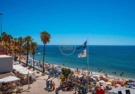 {|en|}Short and medium term rentals :2 Bedroom Apartment with Sea View 20 meters from the sea! – Olhos de Água 