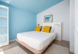 {|en|}Short and medium term rentals :2 Bedroom Apartment with Sea View 20 meters from the sea! – Olhos de Água 