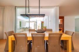 Single 9 Bedroom Villa in Vale do Lobo
