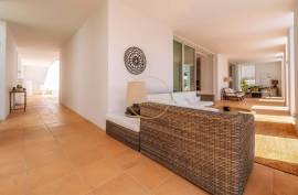Single 9 Bedroom Villa in Vale do Lobo