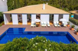 Single 9 Bedroom Villa in Vale do Lobo
