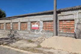 Warehouse with 254m² in Gondar – Close to the Access to the Motorway and the Center of Guimarães