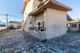 Detached 4 Bedroom House in São Mamede do Coronado, Trofa
