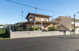 Detached 4 Bedroom House in São Mamede do Coronado, Trofa