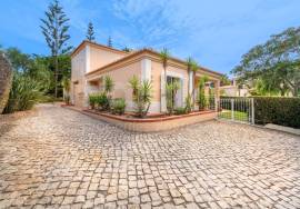 Beautiful 3-Bedroom Villa with Pool & Spacious Outdoor Living | Gramacho Golf Resort, Carvoeiro