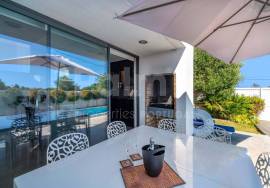 Elegant 4-Bedroom Villa | Heated Pool & AL License | Walking Distance to the Beach | Carvoeiro