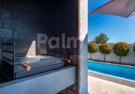Elegant 4-Bedroom Villa | Heated Pool & AL License | Walking Distance to the Beach | Carvoeiro