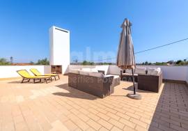 Elegant 4-Bedroom Villa | Heated Pool & AL License | Walking Distance to the Beach | Carvoeiro
