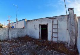 2-Bedroom House (Ruin) plus Independent Studio | Beringel, Beja