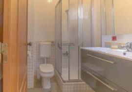 3-Bedroom Apartment in Setúbal (Vale do Cobro), with direct access to private storage, fully furnished and equipped