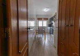 3-Bedroom Apartment in Setúbal (Vale do Cobro), with direct access to private storage, fully furnished and equipped
