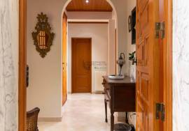 3-Bedroom Apartment in Setúbal (Vale do Cobro), with direct access to private storage, fully furnished and equipped