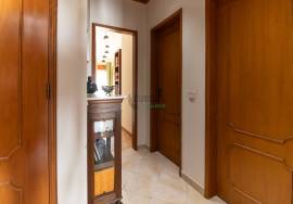 3-Bedroom Apartment in Setúbal (Vale do Cobro), with direct access to private storage, fully furnished and equipped