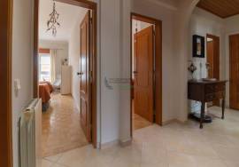 3-Bedroom Apartment in Setúbal (Vale do Cobro), with direct access to private storage, fully furnished and equipped