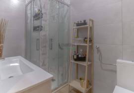 3-Bedroom Apartment in Setúbal (Vale do Cobro), with direct access to private storage, fully furnished and equipped