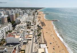 Renovated 2+1 Bedroom Apartment on the First Line of Quarteira Beach – Stunning Sea View