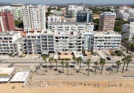 Renovated 2+1 Bedroom Apartment on the First Line of Quarteira Beach – Stunning Sea View