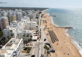 Renovated 2 Bedroom Apartment on the First Line of Quarteira Beach – Unique Sea View