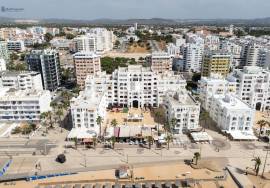 Renovated 2 Bedroom Apartment on the First Line of Quarteira Beach – Unique Sea View