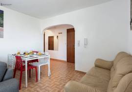 2-Bedroom Apartment with Sea View – Winter Rental