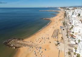 2-Bedroom Apartment with Sea View – Winter Rental