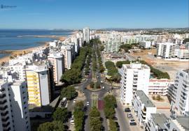 2-Bedroom Apartment with Sea View – Winter Rental
