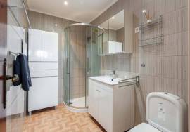 2-Bedroom Apartment with Sea View – Winter Rental