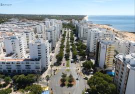 2-Bedroom Apartment with Sea View – Winter Rental