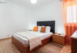 2-Bedroom Apartment with Sea View – Winter Rental