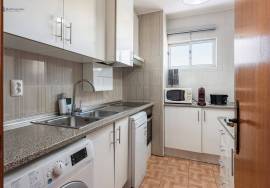 2-Bedroom Apartment with Sea View – Winter Rental