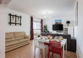 2-Bedroom Apartment with Sea View – Winter Rental
