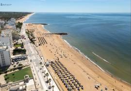 2-Bedroom Apartment with Sea View – Winter Rental