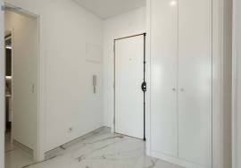 Renovated 2 Bedroom Apartment in the Heart of Vilamoura – Comfort, Style and Sea Views