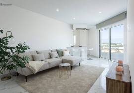 Renovated 2 Bedroom Apartment in the Heart of Vilamoura – Comfort, Style and Sea Views
