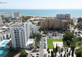 Renovated 2 Bedroom Apartment in the Heart of Vilamoura – Comfort, Style and Sea Views