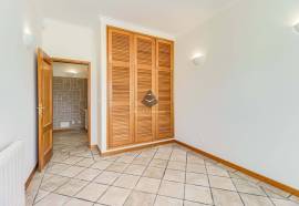 DETACHED VILLA WITH 5 BEDROOMS AND POOL IN CAXIAS - SESIMBRA