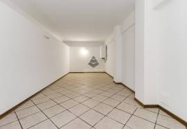 DETACHED VILLA WITH 5 BEDROOMS AND POOL IN CAXIAS - SESIMBRA