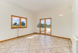 DETACHED VILLA WITH 5 BEDROOMS AND POOL IN CAXIAS - SESIMBRA