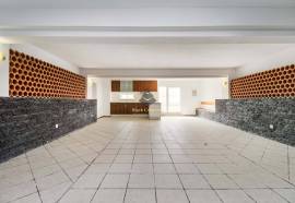 DETACHED VILLA WITH 5 BEDROOMS AND POOL IN CAXIAS - SESIMBRA