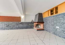 DETACHED VILLA WITH 5 BEDROOMS AND POOL IN CAXIAS - SESIMBRA