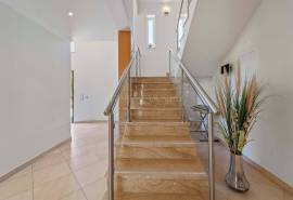 Vale do Lobo – 4-bedroom villa with pool and golf views for sale
