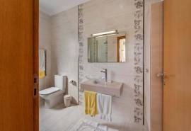 Vale do Lobo – 4-bedroom villa with pool and golf views for sale