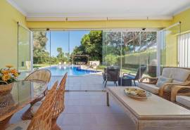 Vale do Lobo – 4-bedroom villa with pool and golf views for sale