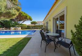 Vale do Lobo – 4-bedroom villa with pool and golf views for sale