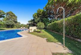 Vale do Lobo – 4-bedroom villa with pool and golf views for sale