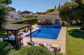 Vale do Lobo – 4-bedroom villa with pool and golf views for sale