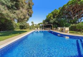 Vale do Lobo – 4-bedroom villa with pool and golf views for sale